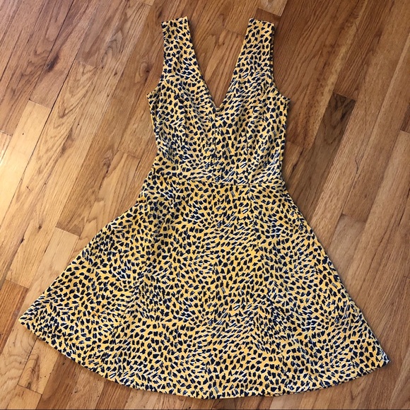 V-Neck Patterned Sundress - Picture 3 of 4